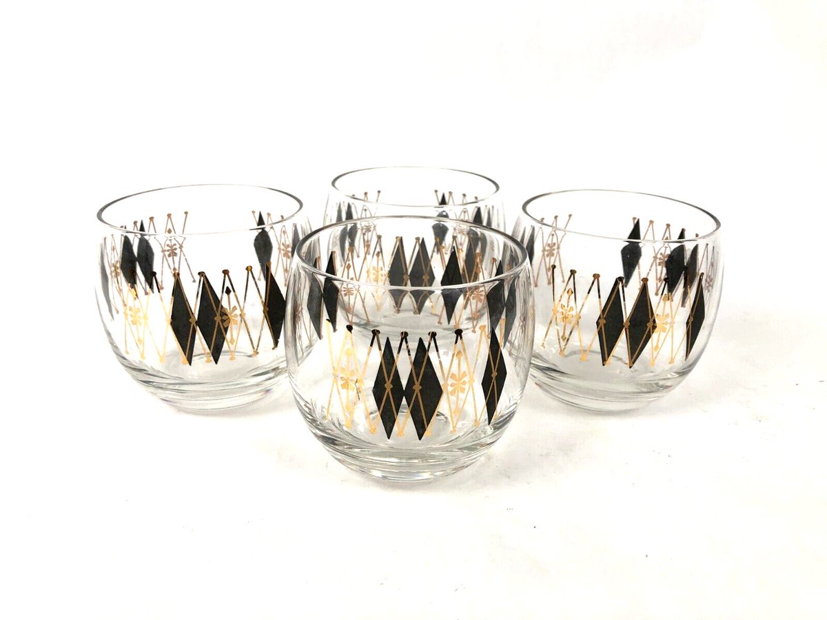 Check out Mid Century Harlequin Roly Poly Barware Glasses Vintage Black Gold Federal ebay.com/itm/4041093955…

#midcenturybarware #federalglass #rolypolybarware #harlequinbarware #vintageglasses #roguesestatejewelry