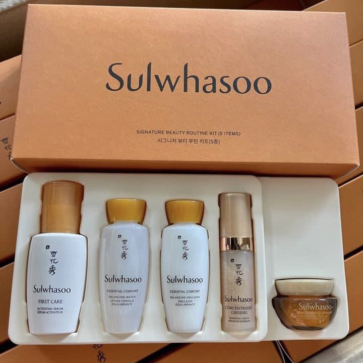 chopshop77's tweet photo. 📍แพคเกจใหม่ 💋
Sulwhasoo Signature Beauty Routine Kit (5 items)  ช่วยฟื้นฟูสภาพผิว ช่วยสร้างเซลล์ผิวให้แข็งแรง ให้ผิวกระจ่างใส และลดเลือนริ้วรอย **สคบ**
🔥exp 2024/8-9

👉🏻เซตละ 295.- 🚗 เริ่ม 40.-
#สกินแคร์เกาหลี #เครื่องสําอางเกาหลี #sulwhasoo #ใช้ดีบอกต่อ #พร้อมส่ง https://t.co/Es7bvZaVKC
