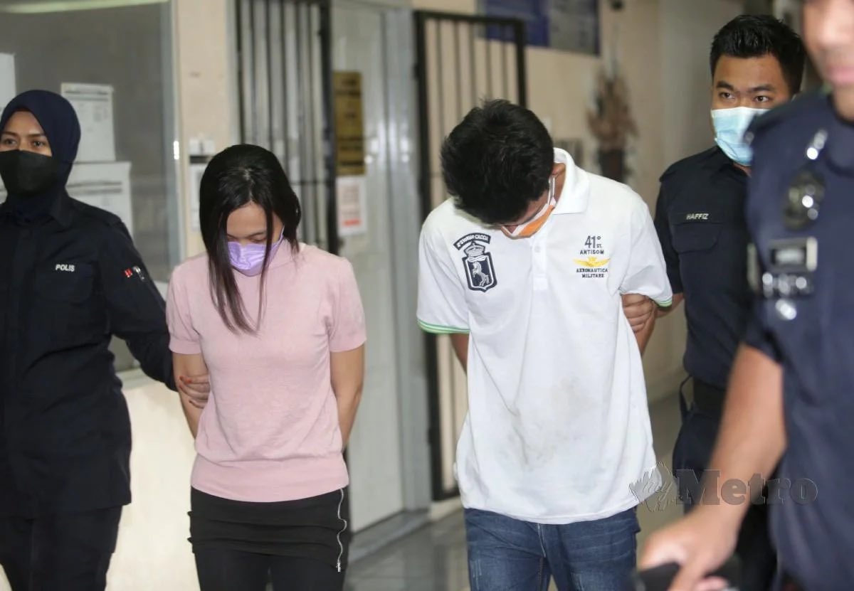 redzuanNewsMPB's tweet photo. Guna letupan buatan sendiri.  

Khor Swee Boon, 33, dan isterinya, Ng Hui Yee, 30 hari ini didakwa bunuh  pelayan restoran, Cho Lim Fong, 29. bulan lalu https://t.co/yz9dMT2MtU