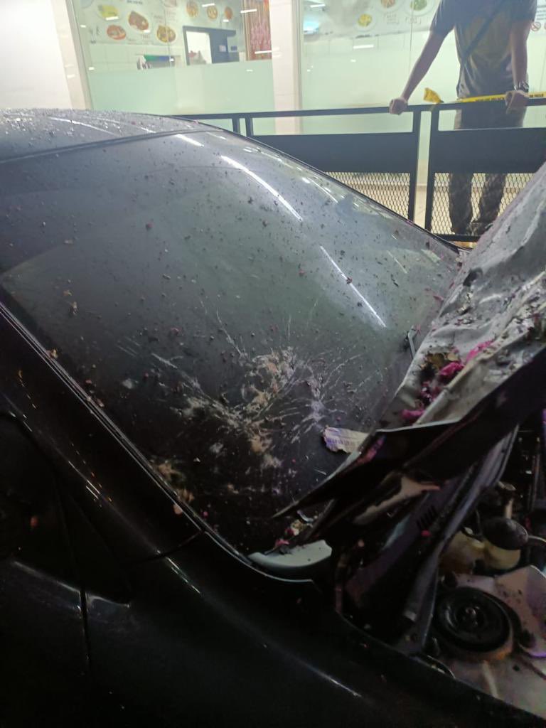 redzuanNewsMPB's tweet photo. Guna letupan buatan sendiri.  

Khor Swee Boon, 33, dan isterinya, Ng Hui Yee, 30 hari ini didakwa bunuh  pelayan restoran, Cho Lim Fong, 29. bulan lalu https://t.co/yz9dMT2MtU