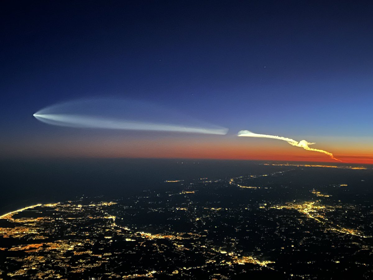 DT_britain's tweet photo. @kclepley From 41000’ over NYC .. amazing https://t.co/qjTQcwqCVM
