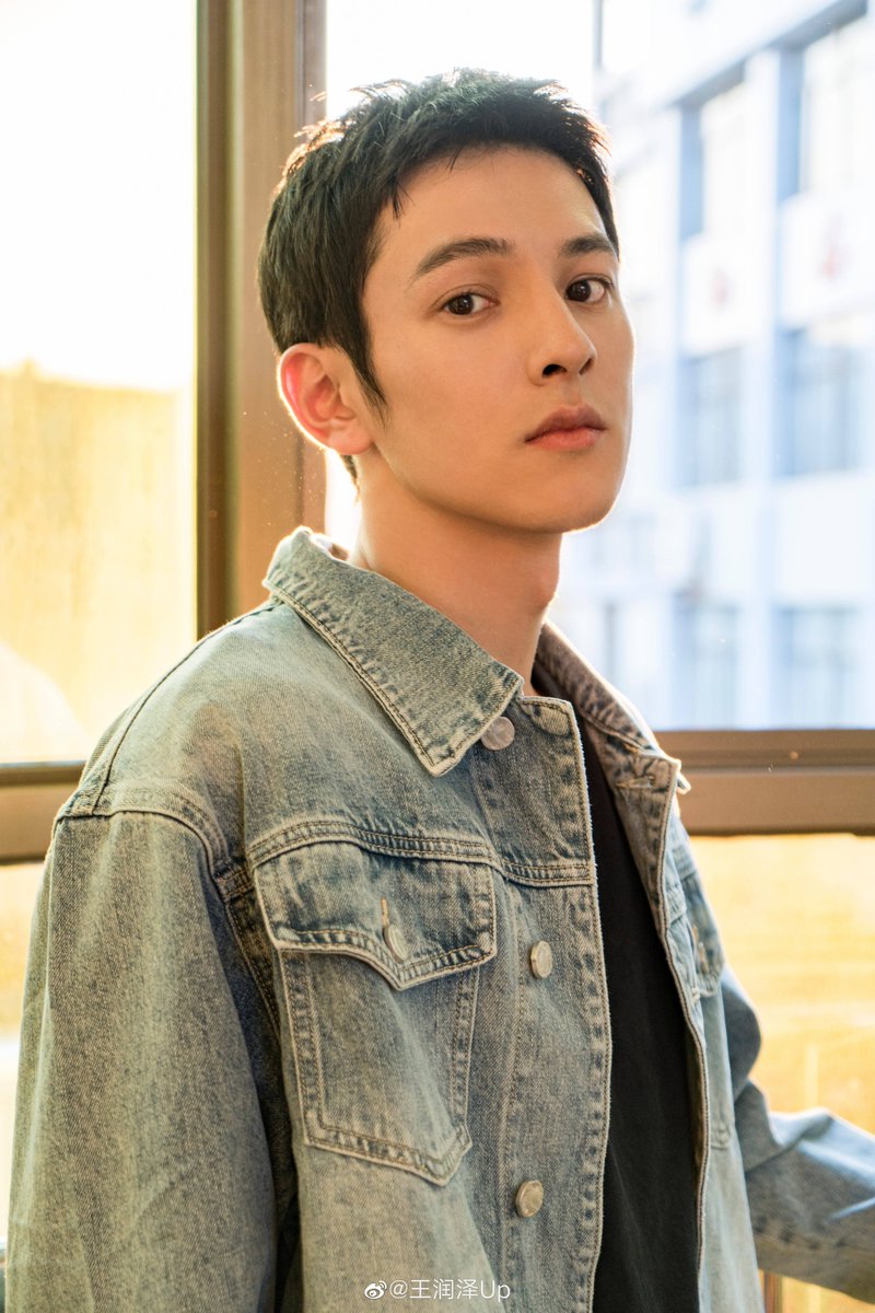 wangrunzePH_'s tweet photo. [140123]
王润泽Up Weibo Update

Happy New Year to everyone! 🧨
My sense of New Year celebrations

#WangRunZe #王润泽 #WangRunZePH https://t.co/QXcwfKtBxS