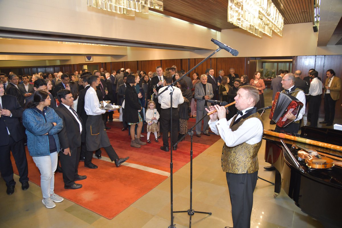 RobertMaxian's tweet photo. 🇸🇰 Embassy organized a #statereception on the occasion of the #30thAnniversary of the #establishment of Slovakia. India 🇮🇳and Slovakia 🇸🇰 signifficantly increased bilateral trade. #Chiefguest @SanjayVermalFS also appreciated the growing level of high political relations. https://t.co/nDonLyQi1E