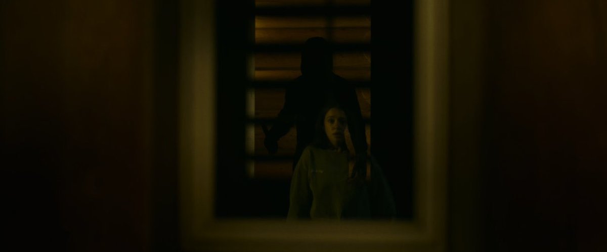 BrndnStrssng's tweet image. Goddamn, Hyams directed the absolute fuck out of Sick. This thing is so tight, so kinetic. A pure blast of adrenaline with impeccable blocking and stunt work. Gorgeous, gorgeous movie. Forgot slashers could look this good.