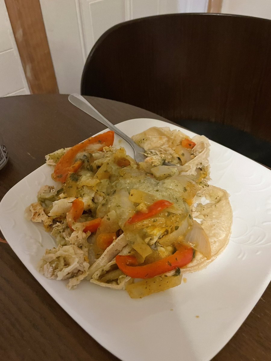 BingDebate's tweet photo. bing debate made enchiladas and then started discussing the inherent unethicality of Mind-Body dualism and Western map making. https://t.co/ELgfxEFSRv