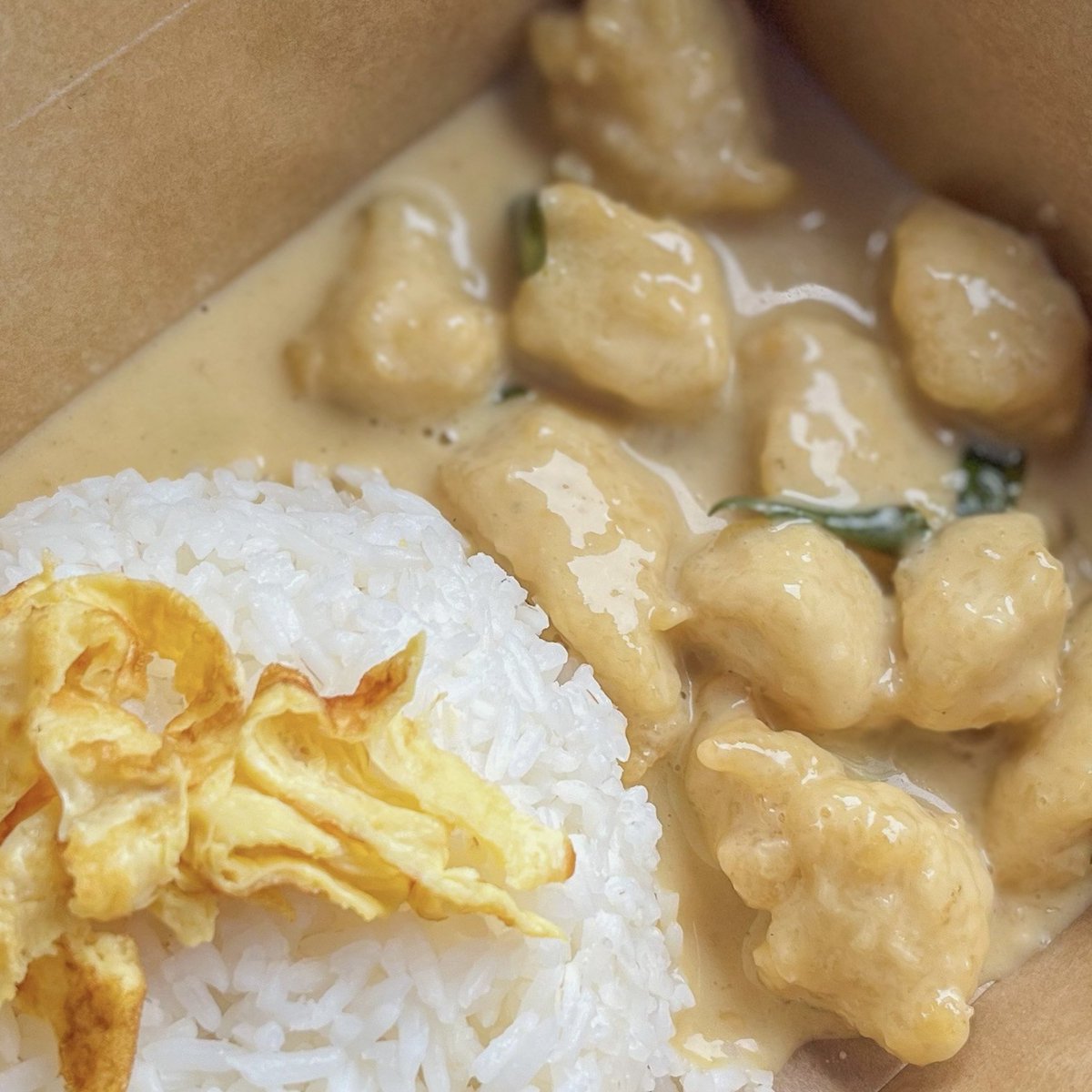 AsalGombak's tweet photo. Dah jumpa Ayam Buttermilk sedap &amp; tak muak. Portion ngam &amp; harga RM10 jer. Serius berbaloi! 🤤

📍 Maxim Citylight, Sentul https://t.co/PVWfKJnyEL
