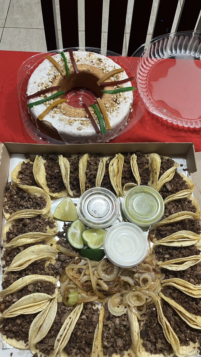 Adrianajial_'s tweet photo. Rosquita de tacos 😮💨 #tacos #primix #primas #huimanguillo https://t.co/boCdgyYgae