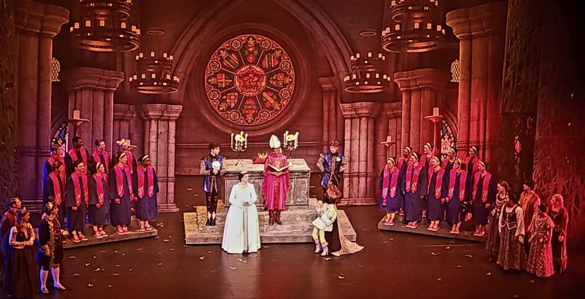 MLuckritz's tweet photo. Standing ovation!
Congratulations to cast &amp; crew of Illinois High School Theatre Fest All-state show SHREK!  Shoutout to fellow @MWFineArts alumni Director Michelle DePasquale Bayer teacher @oprfhshuskies the show was pure joy! #ihstf23 https://t.co/1N5XVaR7Ej