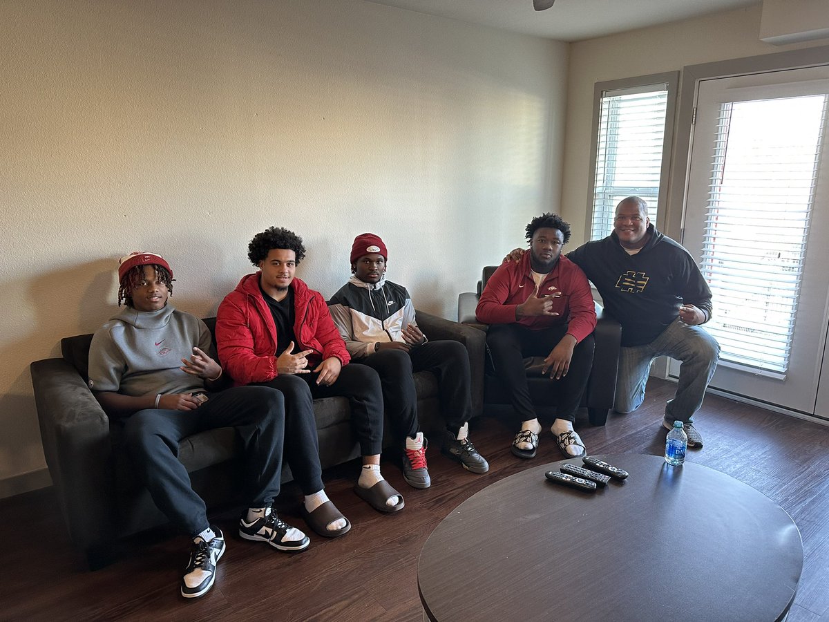 carlo_singleton's tweet photo. He’s all moved in! Go Hogs! https://t.co/JmB9oVdOv5