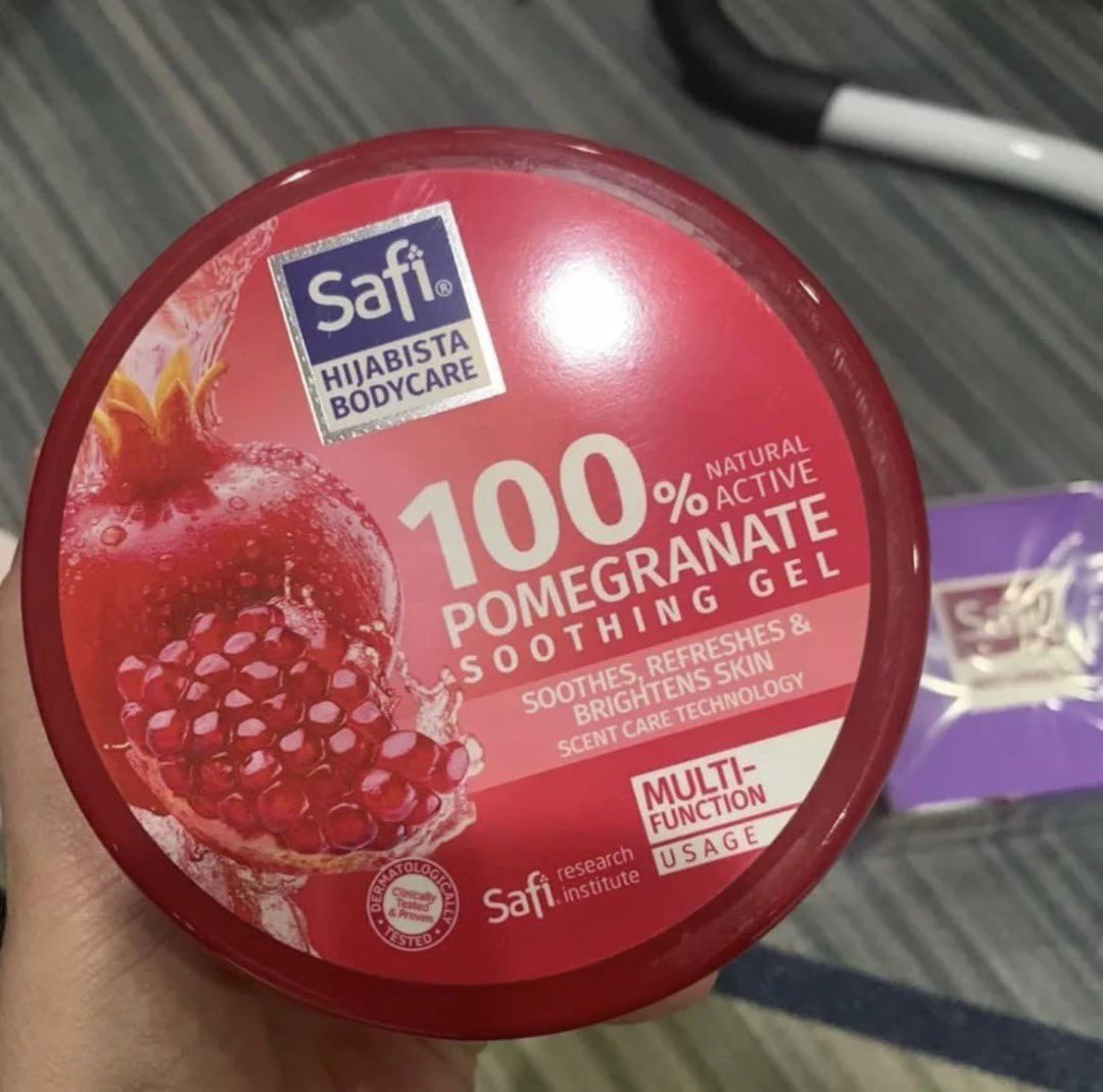 aemeruls_'s tweet photo. Gais, if partner korang pakai gel ni, bau dia wangi betullah. Semerbak sampai korang nak ikut je dia kemana-mana. Bau dia sweet betul sampai kita pon rasa nak pakai jugakk!! 🥹🥰 https://t.co/3XOY0uAjr1