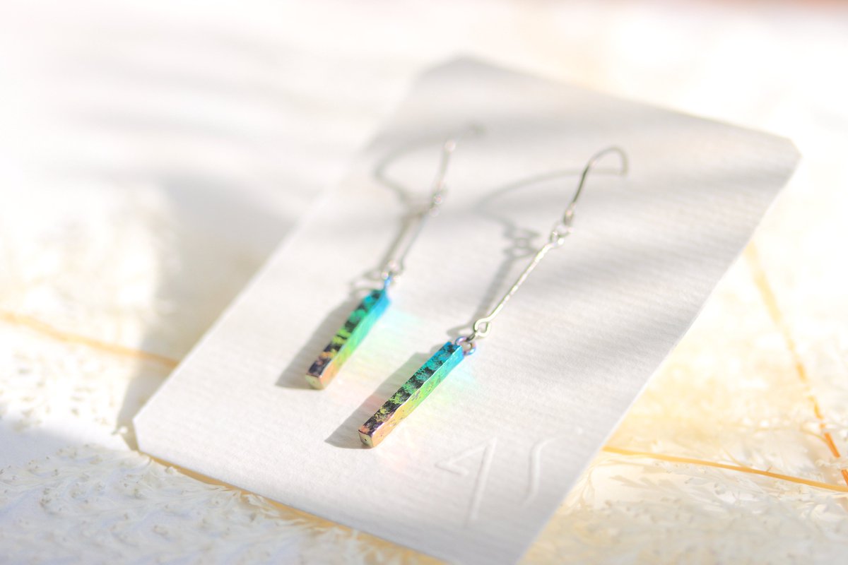 様々なシリーズから、似た色合いのものを集めました。

どれが一番お好みですか？

ぜひじっくりと、ズームして見てみてください♫

#イヤリング #チタンピアス #淡水パール #プレゼント #ギフト #フープピアス #フックピアス #スタッドピアス #ハンドメイド #構造色 #干渉