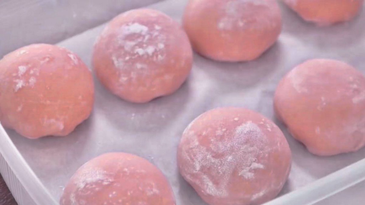 itzyspaces's tweet photo. ♡; how to prepare a pink mochi https://t.co/xnt4KKB2OL