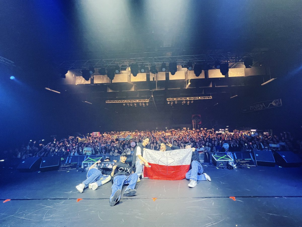 CIX_NAVER's tweet photo. [📝] CIX ‘Save me, Kill me’ Warsaw concert successfully completed…World tour begins ㅡ 230116

🔗https://t.co/AqfP55yf03 ⭐
🔗https://t.co/ALgZMl11lQ
🔗https://t.co/iM5dNXEJ8h

Upvote, recommend, &amp; share the articles, FIX! 💙🌱

#CIX_NAVER #CIX #씨아이엑스
@CIX_Official @CIX_twt https://t.co/O7IB6LqYW5