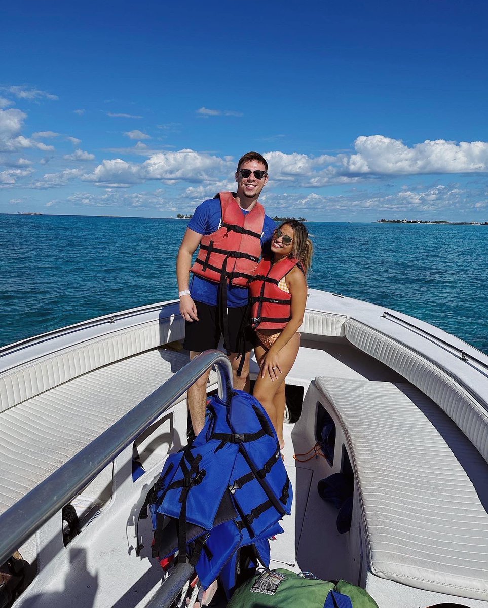maddysun__'s tweet photo. Hubby and Wifey in the Bahamas! 🇧🇸💗 https://t.co/DDk8j84Awi