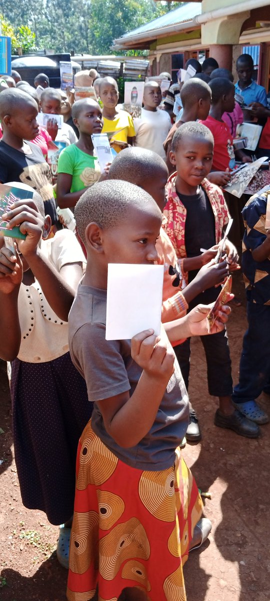 kelvin_orina6's tweet photo. Please help these orphans, they lack even the most minimal of life sustaining necessities. https://t.co/l6eIui7N4D