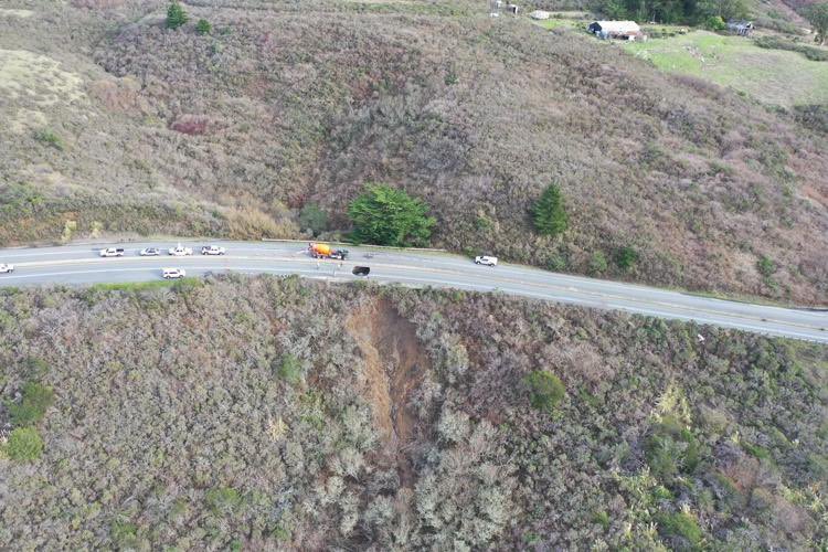 LadinskyGeology's tweet photo. One of the reasons I love geology - it makes sense😁. The ‘sinkhole’ is aptly placed as small tributary crosses under hwy 92. Questions: 1) did caltrans place fill into the channel, 2) is there an old landslide facilitating the tributary? 3) both 1 & 2? #noquickfix https://t.co/omxnSPKn2P