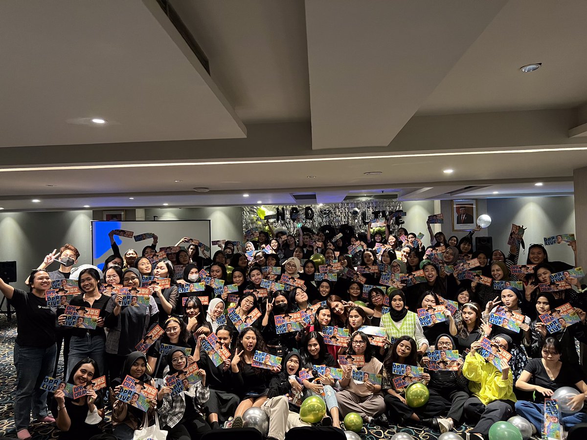 ashashzv's tweet photo. seruu bngtt acara malem minggu kemaren blm bisa move on berasa kena pcd ini mah😭 @_DPRLIVE @_DPRCREAM @dprinaproject https://t.co/M4chx6ggA8