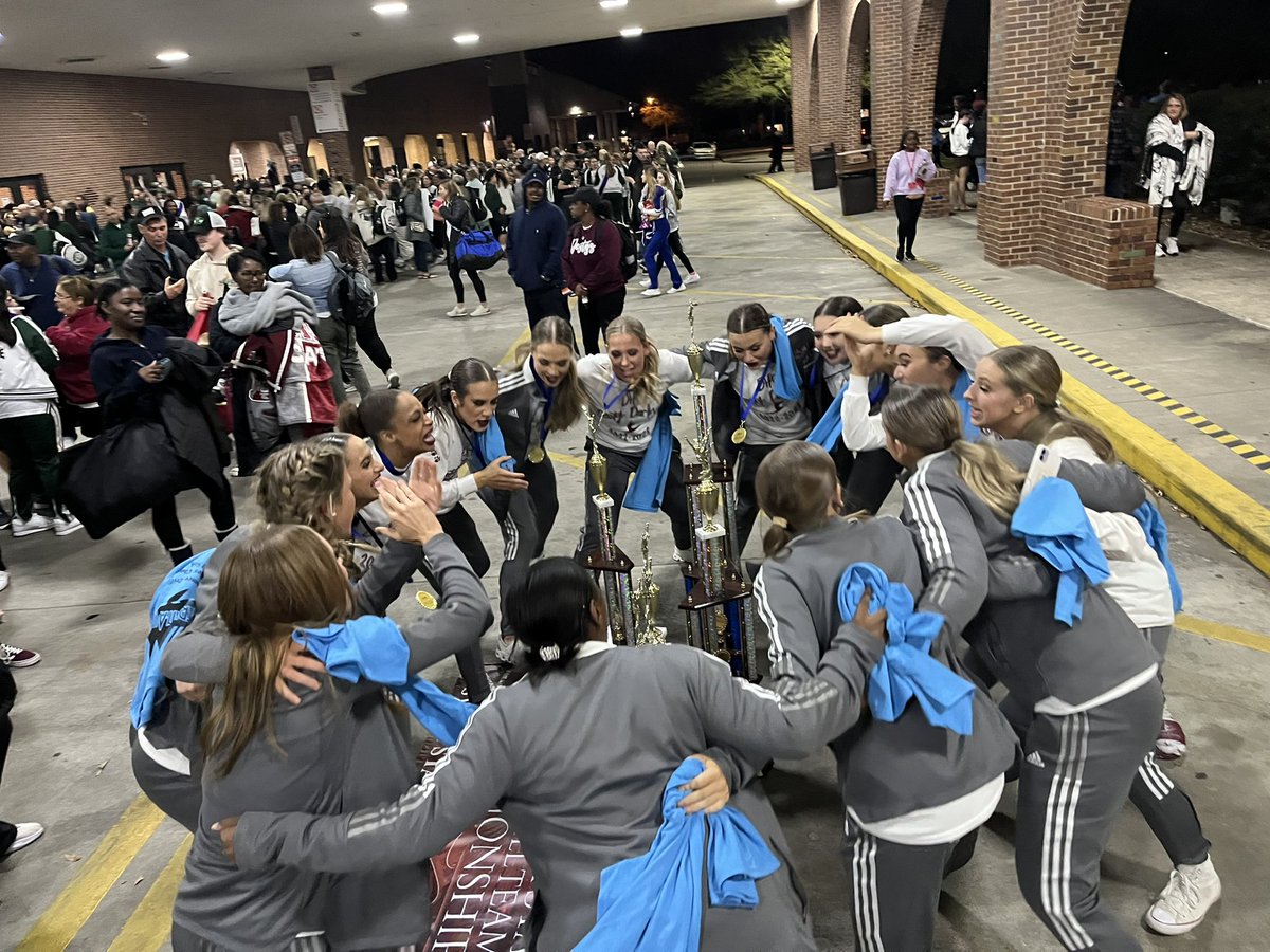 Ken_Oertling's tweet photo. Great day for the dancers of @SCPPS! Congratulations @HahnvilleHigh @DHSWildcats @JBM_Cougars and @HMSRoadrunners!! Each team won at least one state championship in different categories and @DHSWildcats won sweepstakes overall ! 🧹 #ExpectExcellence💯 #SCPPSStrong https://t.co/I8sewKHwev