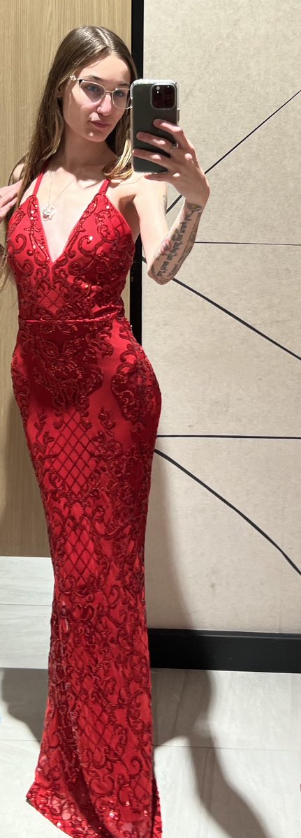 kayluminati's tweet photo. Do you think I look good, Mr. Armstrong? https://t.co/78NCsfE8QX