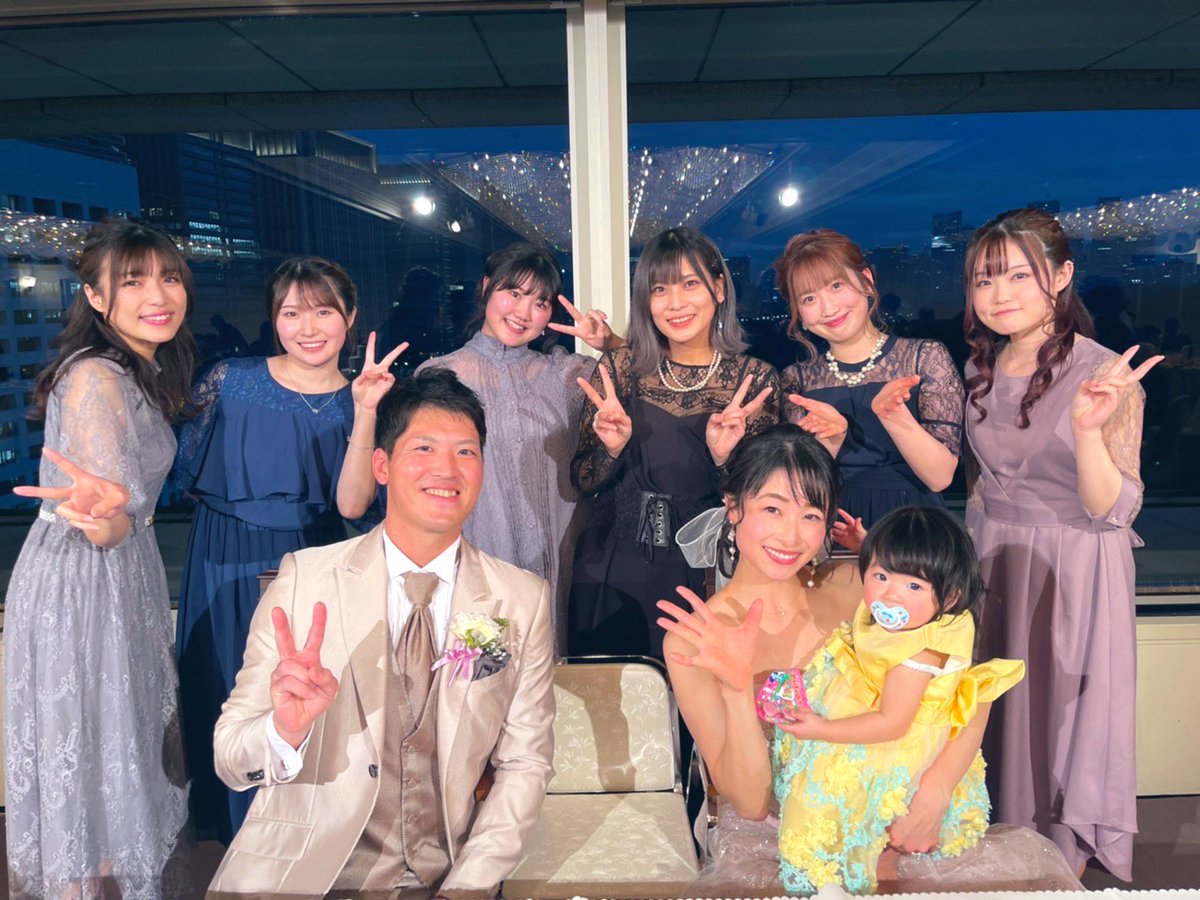 kotona_sato's tweet photo. 先日✨
2年越しの披露宴でした💒💐
フパアクセルが来てくれてすごーく胸いっぱいになりました💖☺️
そしてなんと✨金沢先生(@noriokanaza )が生演奏をして下さり夢の復活Liveが実現しました♬感無量でした…😭❤️皆本当にありがとう✨

ご列席下さった皆様、本当に本当にありがとうございました🌸🌸 https://t.co/HJ0fS0C8mQ