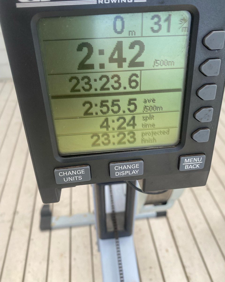 ChrisDiener9's tweet photo. Day 1 of my 40 day self challenge completed and I’ve got an hours boxing & conditioning to get through yet 😮
#eatwellsleepwell #changinghabits #headhealth #letsgetfairdinkum #wholebodyexperience
-
#walk #rower #plank https://t.co/ZStW67Hhy2
