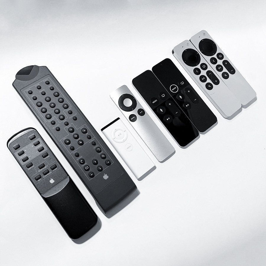 iCochiseTaylor's tweet photo. Apple History….As of 2023 all the Apple Remotes ever made by Apple ! From 1993 to 2023 thus far ! 🍎🍏📱📟 #appleremote @Apple @tim_cook https://t.co/ZBQf2LFOto
