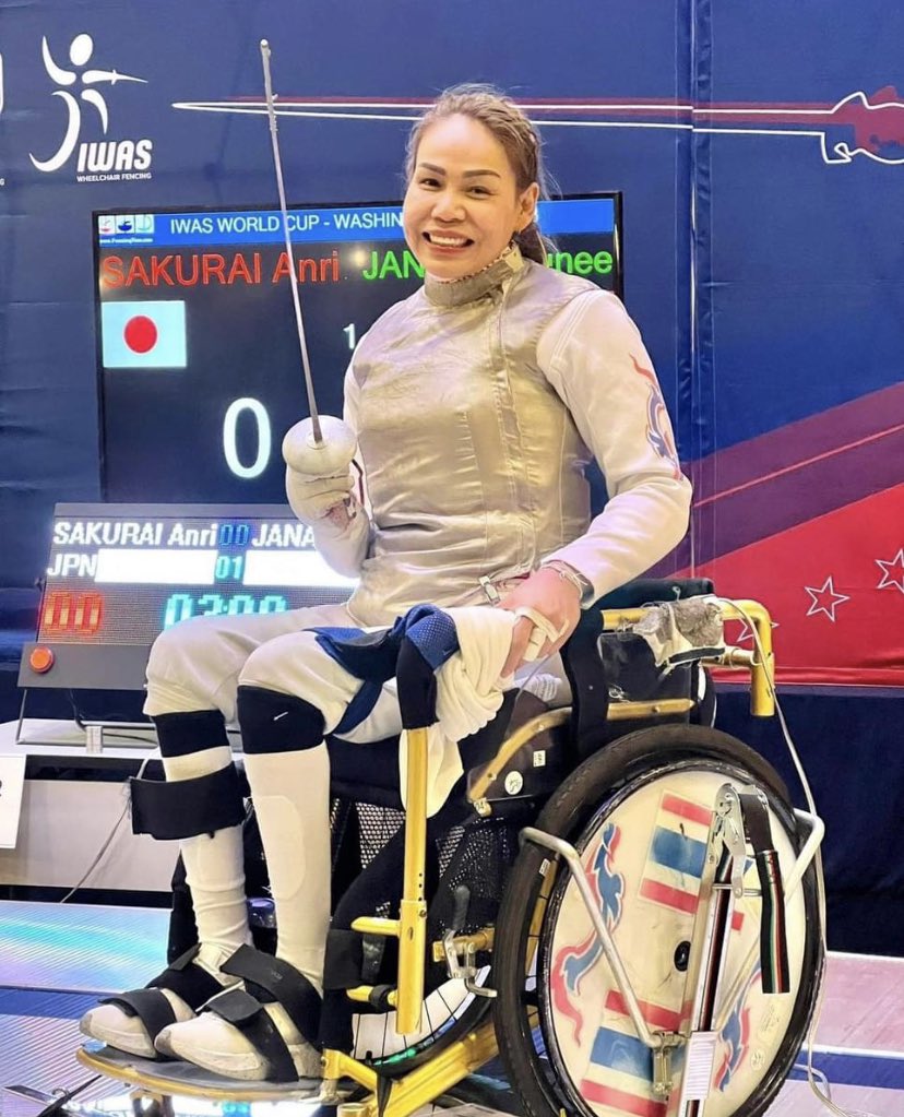 ทำไมไม่เป็นข่าวเลยยย คุณแวว นกฬ.ฟันดาบได้เหรียญทองวีลแชร์ฟันดาบโลกอ่ะ สุดยอดมาก ละชนะ15-0 อย่างโหด