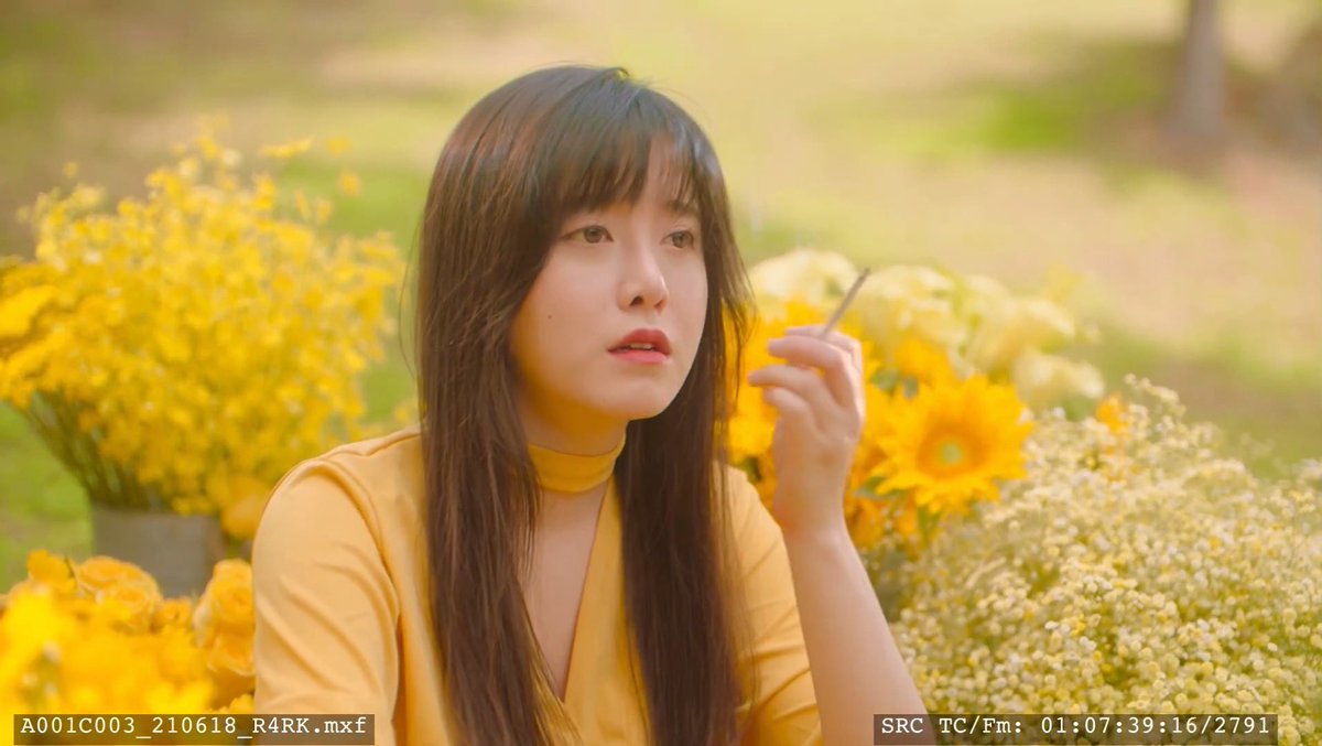 KoohPics's tweet photo. #Koohyesun #구혜선 🖤💛 https://t.co/PjM6e371zD