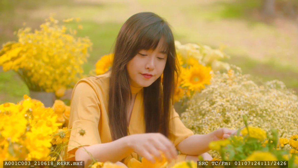 KoohPics's tweet photo. #Koohyesun #구혜선 🖤💛 https://t.co/PjM6e371zD