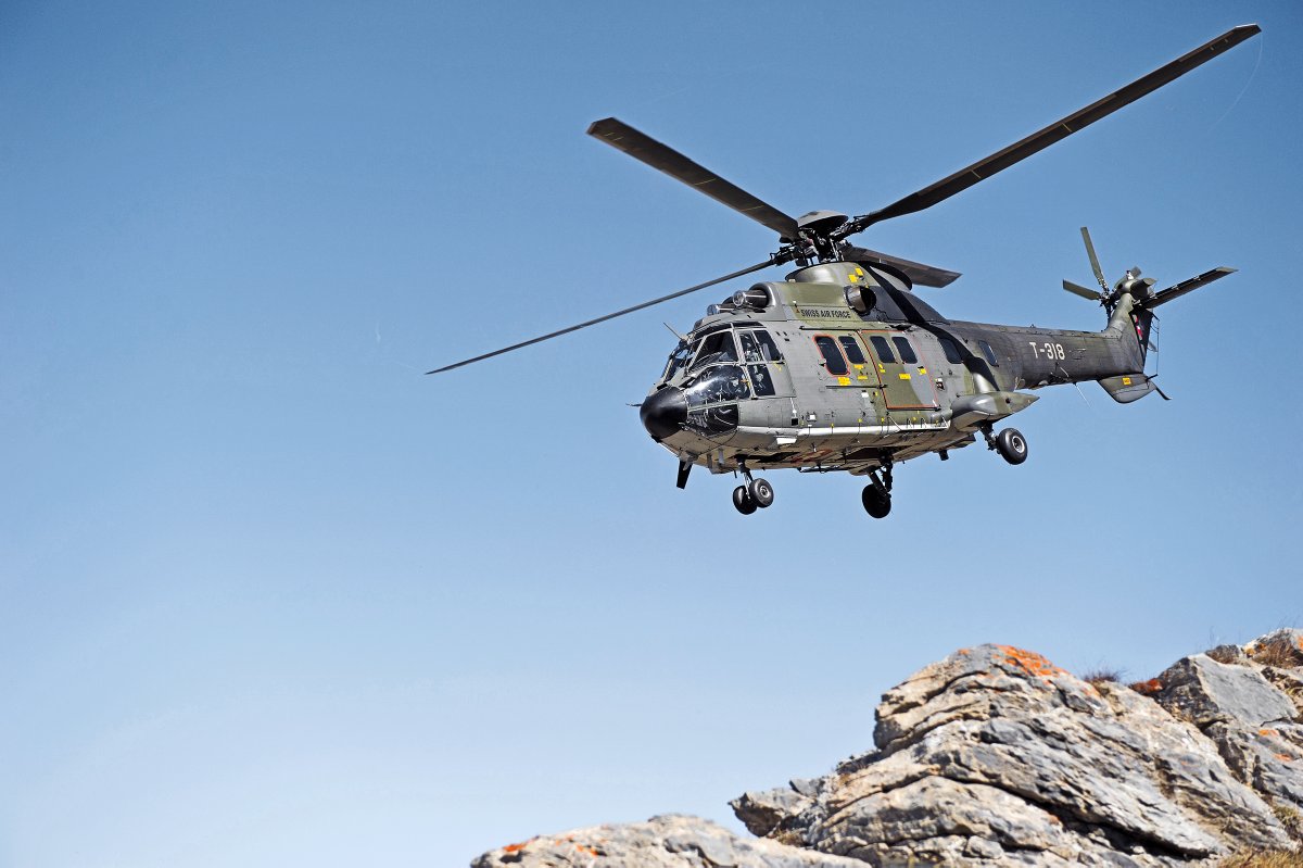 Today, the #WEF2023 in Davos begins. More than 1'000 additional flight movements will be managed during the event by Skyguide's Air Traffic Controllers. They make sure that air traffic is flowing safely and smoothly.

#WEF2023 #atco #operations #flightsafety #davos 

✈🌍🗻