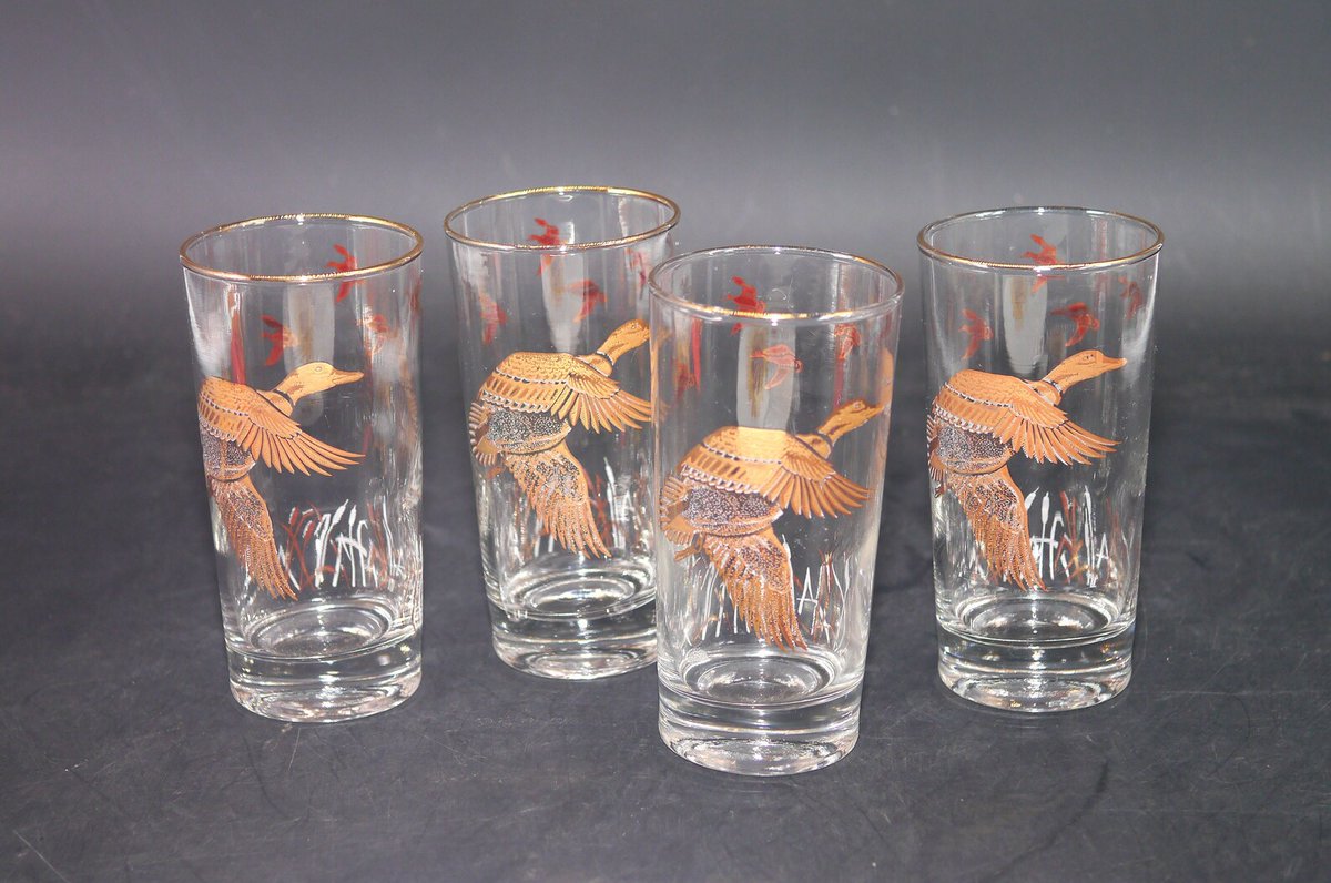 G97816960Girl's tweet photo. Four MCM Libbey Glass Gold Canada Goose high-ball glasses. Etched-glass artwork, gold rims. https://t.co/yyqqKUgUYr via @Etsy #BuyfromGroovy #antiqueshop #vintageglassware #homebar #giftformen #MCMbar #LibbeyGlass #LibbeyGlassCanadaGoose #CanadaGoose #cocktailhour #EtsySellers https://t.co/HmL7u87HnF