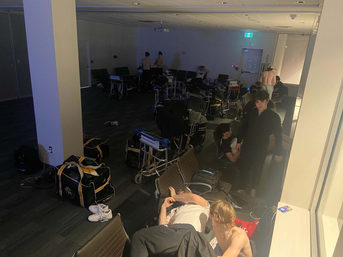 AAAGrowlers's tweet photo. 20 players aged 15-17 forced to sleep on the floor @ Halifax Airport after @AirCanada flight cancelled. No hotel, no food, no water. @VOCMOpenline @globalhalifax https://t.co/SsBkyNZ0im