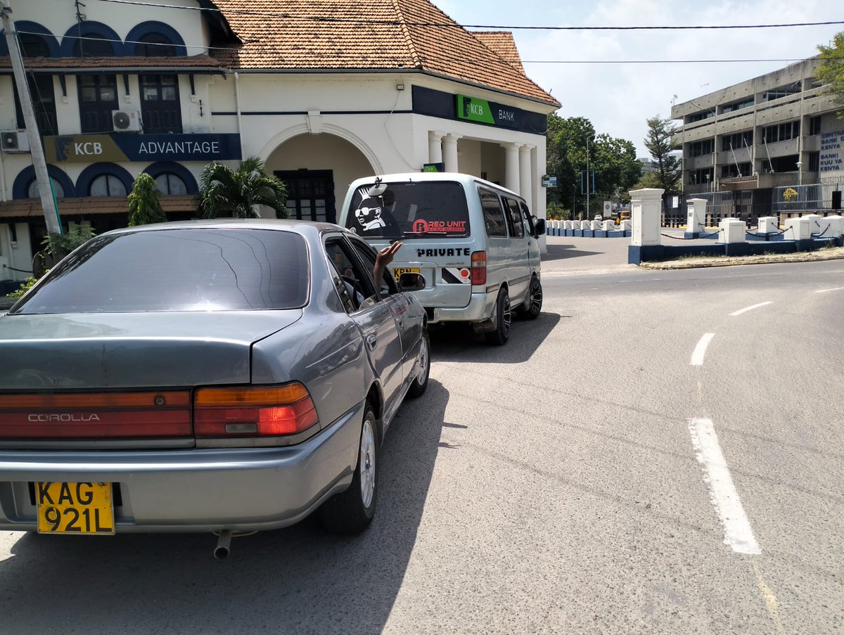 Junkyard diver tweet media