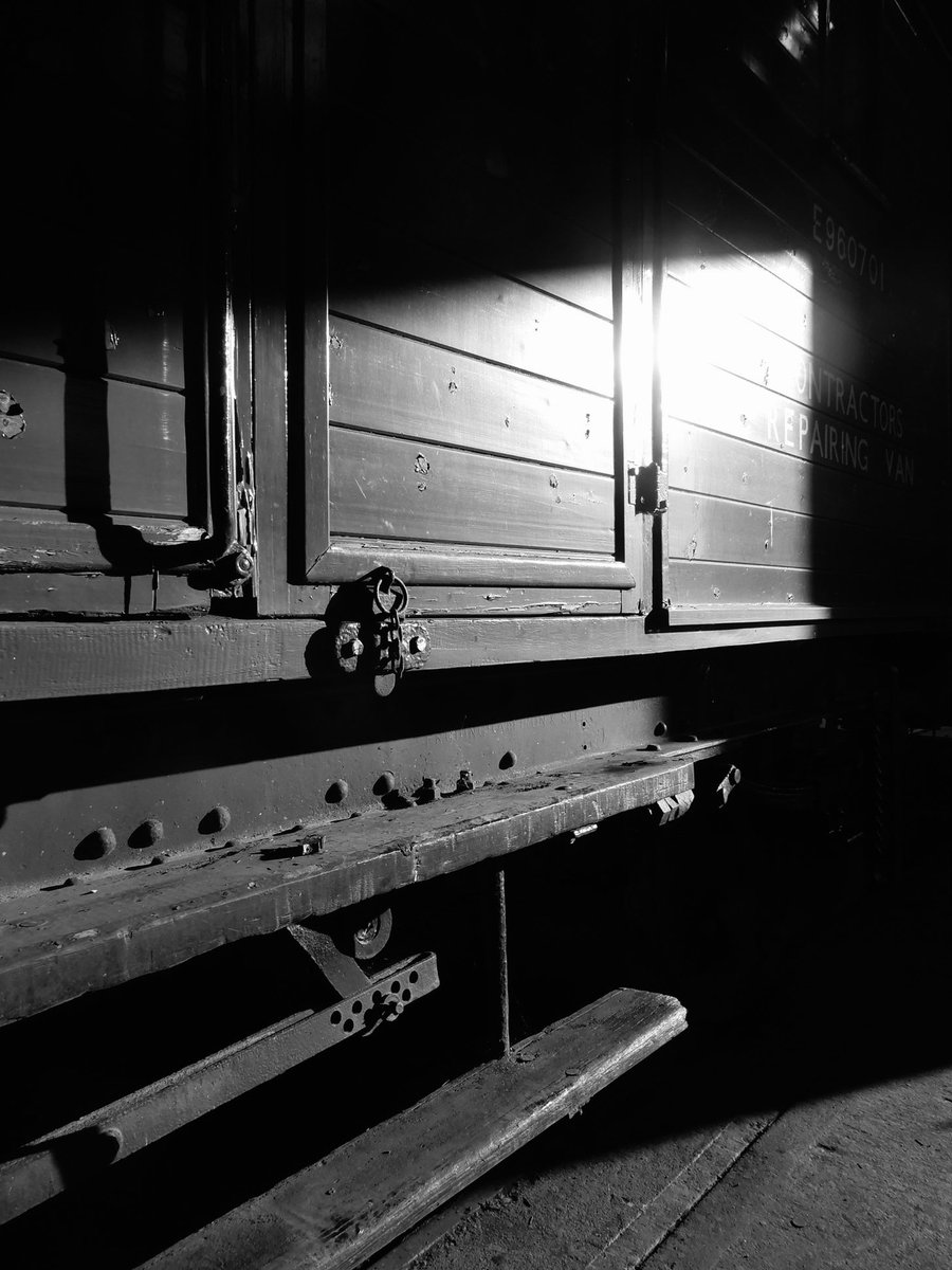 Matedwards7's tweet photo. In the engine shed.
#Trains #WakesColne #photography https://t.co/taAllCbB4y