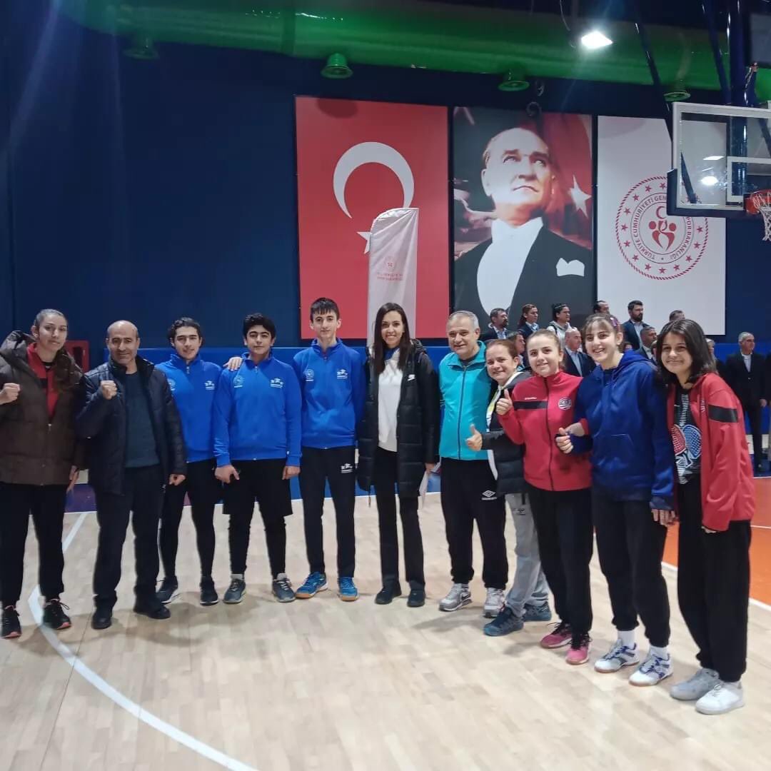 Mersinde yapılan  okul sporları masa tenisi  müsabakaları sonucunda Erkekler de Hatay Milli İrade Anadolu İmam Hatip Lisesi ve Kızlarda Hatay 15 Temmuz Spor Lisesi olarak Türkiye Finallerindeyiz...