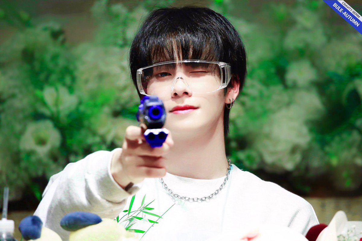 230107 써킷 팬싸

세림 싱글이에요💙

#CRAVITY #크래비티
 #박세림 #세림 #셂 #SERIM