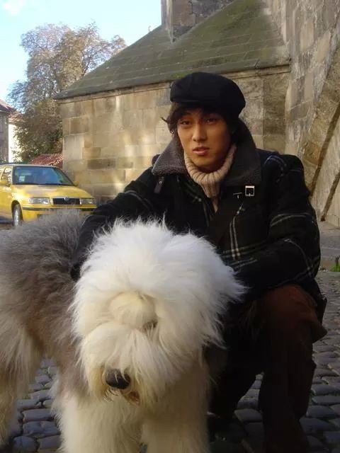 51kGoals's tweet photo. Share your favorite pic of Jisub and a furry friend. https://t.co/NAARAIZzJX