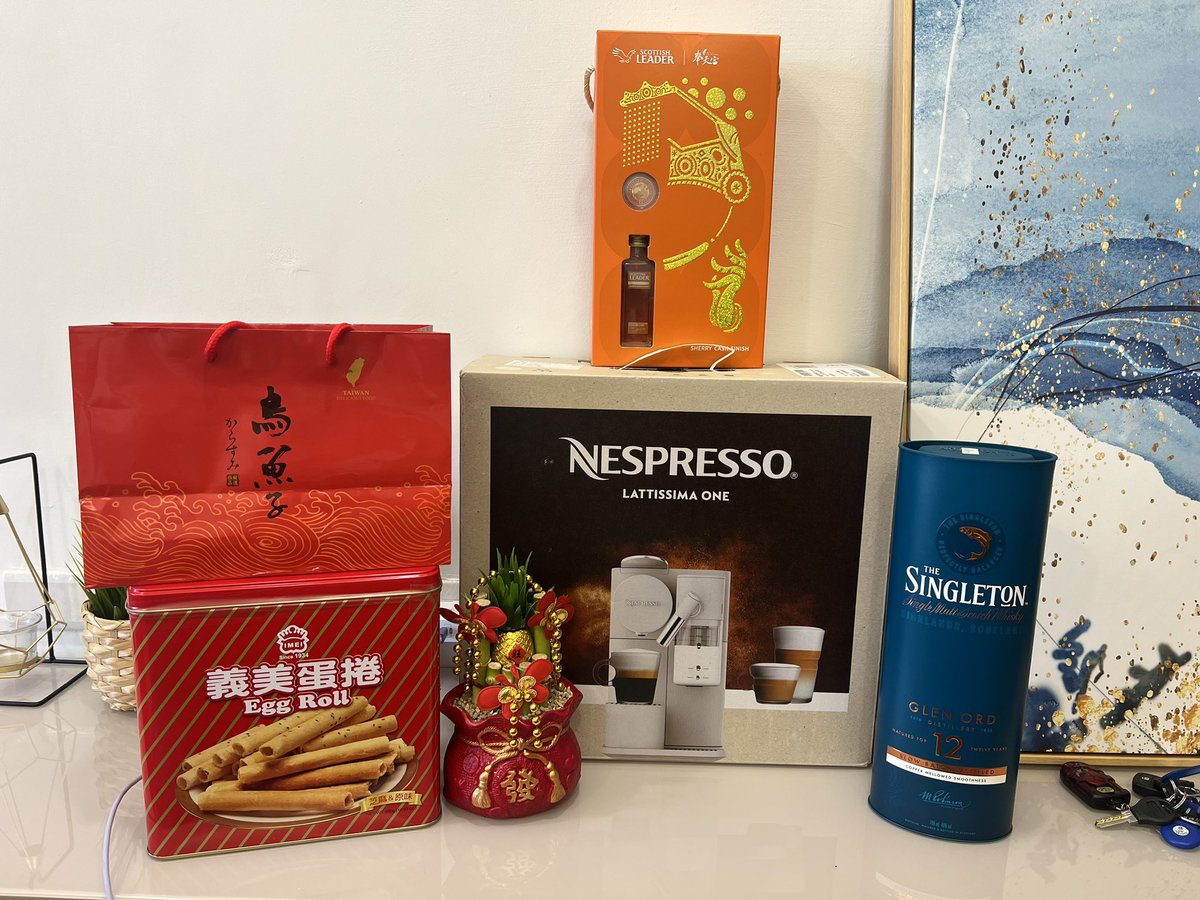 終於搬進新家了😆😆也是唬蘭幫成立大會
感謝所有來到新家踩踩人氣的大家
唬蘭幫台中噗龍共堂的三位千里南下到來<a href="/lovegg5278/">專屬你的傲嬌小公主❤️寶寶❤️</a>  @XinJia2023  
也感謝<a href="/tin3855/">Tai&En</a> <a href="/En6807190/">ℰ𝓃人妻</a> 泰哥小恩夫妻來幫忙。人多沒辦法一一標註
謝謝你們的禮物愛你們大家
#朋友就是這麼簡單說走就走