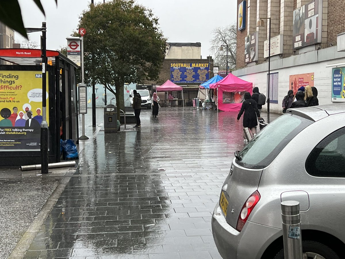 JM4NorwoodGreen's tweet image. One part of #Ealing #Localplan engagement was a #Southall walking tour - fabulous experience despite weather looking at different areas including #Southall #ElizabethLine station @tgqwestlondon #SouthallSquare #SouthallPark #SouthallBridge &amp;amp; #MargarineWorks #communityengagement