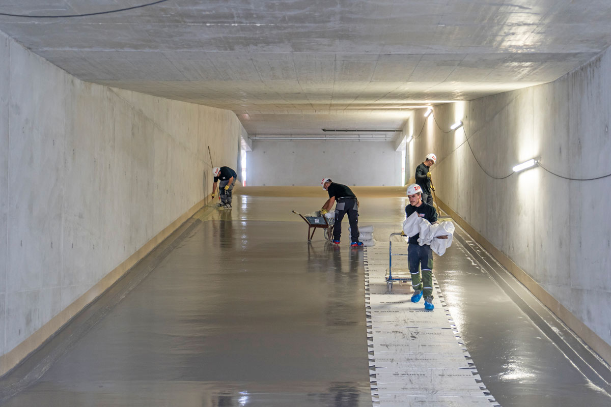 ViacorPolymer's tweet photo. 2-compomponent PU wear coat for car park decks and industrial floors. 
#stuttgart #carparkcoating #neckarpark #flooring #viasoldeck #car #parking https://t.co/JHdbKcS8MH