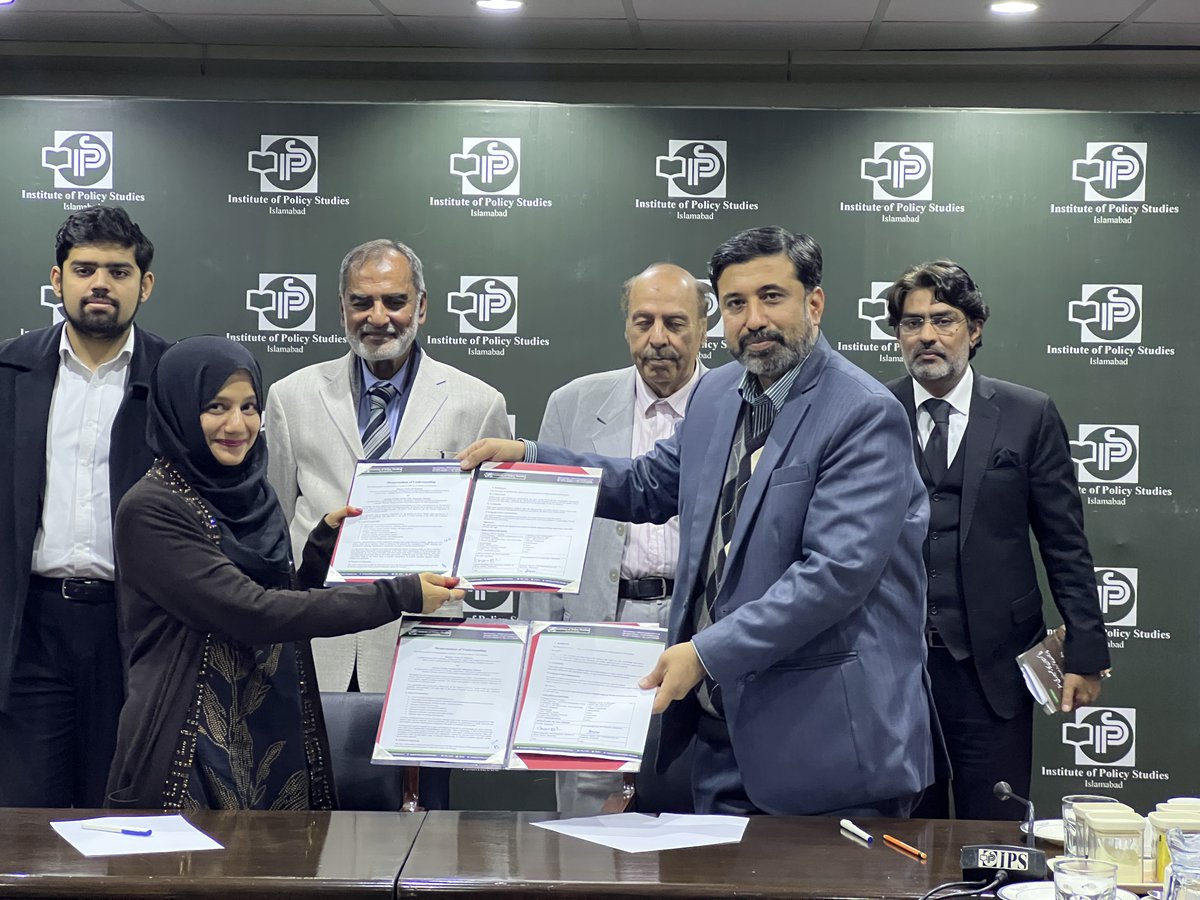 Mantaq_'s tweet photo. We are pleased to announce the signing of a Memorandum of Understanding between Mantaq and Institute of Policy Studies. The MoU was signed on 10th January 2023 and will see the two carry out joint research, foster dialogue among experts, conduct trainings and organise workshops. https://t.co/VR6genX6n4