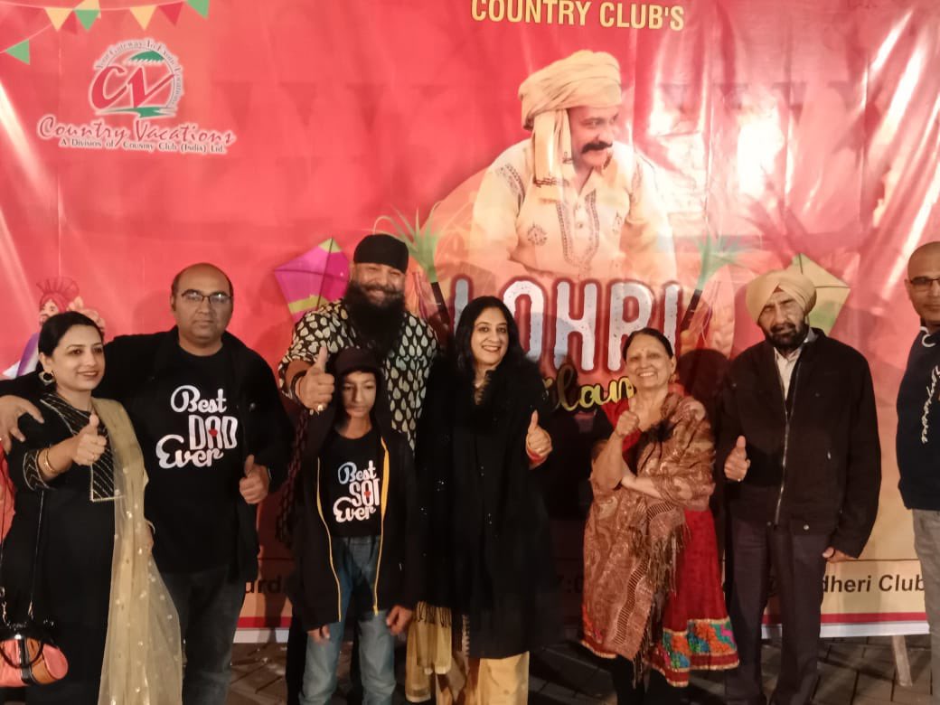 Country Club tweet media