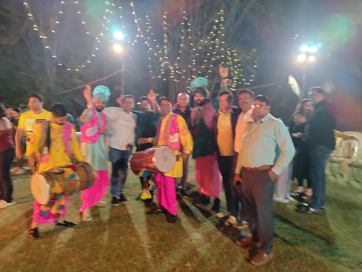 Country Club tweet media