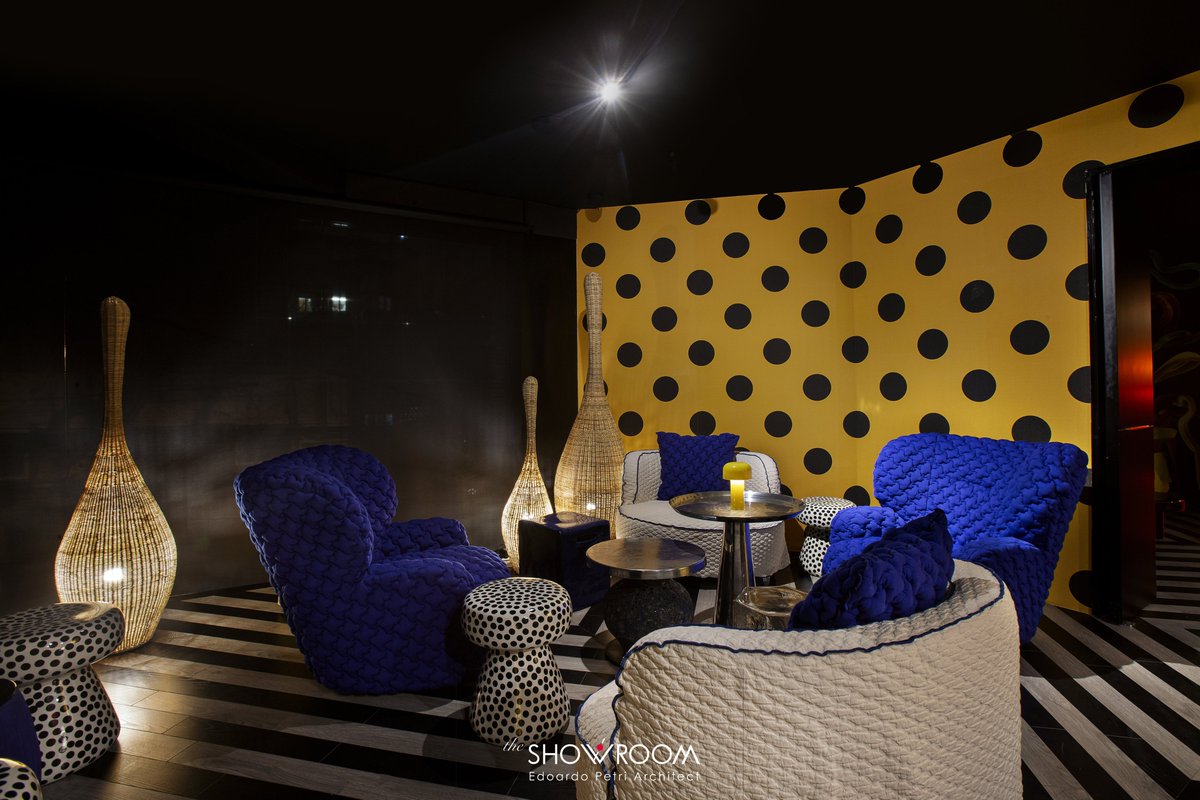 There is an Italian-style speakeasy bar deep inside Jing'an District, #Shanghai.

The Showroom SHANGHAI.

Now you know where to go before the #ChineseNewYear to enjoy the nights in Shanghai.

#Shanghailife #Shanghainights #loveshanghai #LunarNewYear
