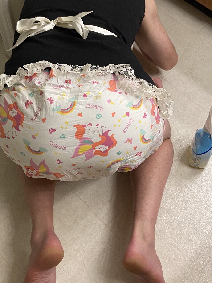 I’m such a beta sissy favor diaper loser….I hate my fat wife and worship goddesses…I eat my own shit cum and piss… I’m nothing