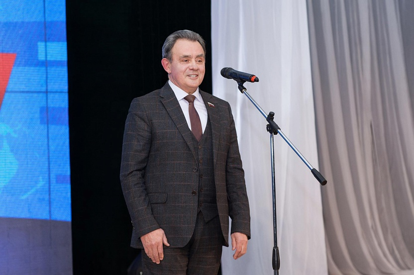 Валерий Лидин поздравил журналистов Заречного с профессиональным праздником.

Заместитель председателя Законодательного Собрания Пензенской области Валерий Лидин принял участие в торжественном мероприятии, приуроченном ко Дню российской печати.

zspo.ru/pressroom/news…