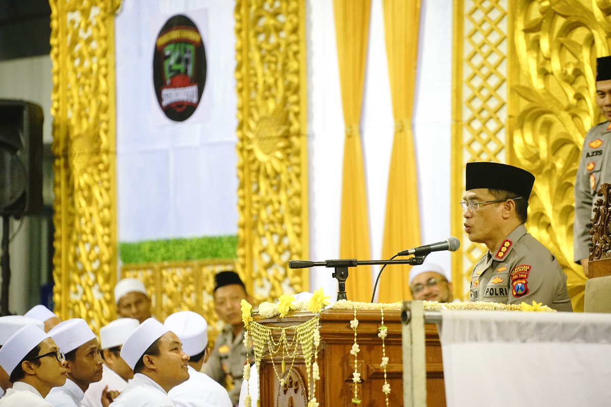 Polrestabes Surabaya Dzikir dan Sholawat Bersama Bonek Surabaya Utara Jelang Sidang Tragedi Kanjuruhan dlvr.it/SgxKrl