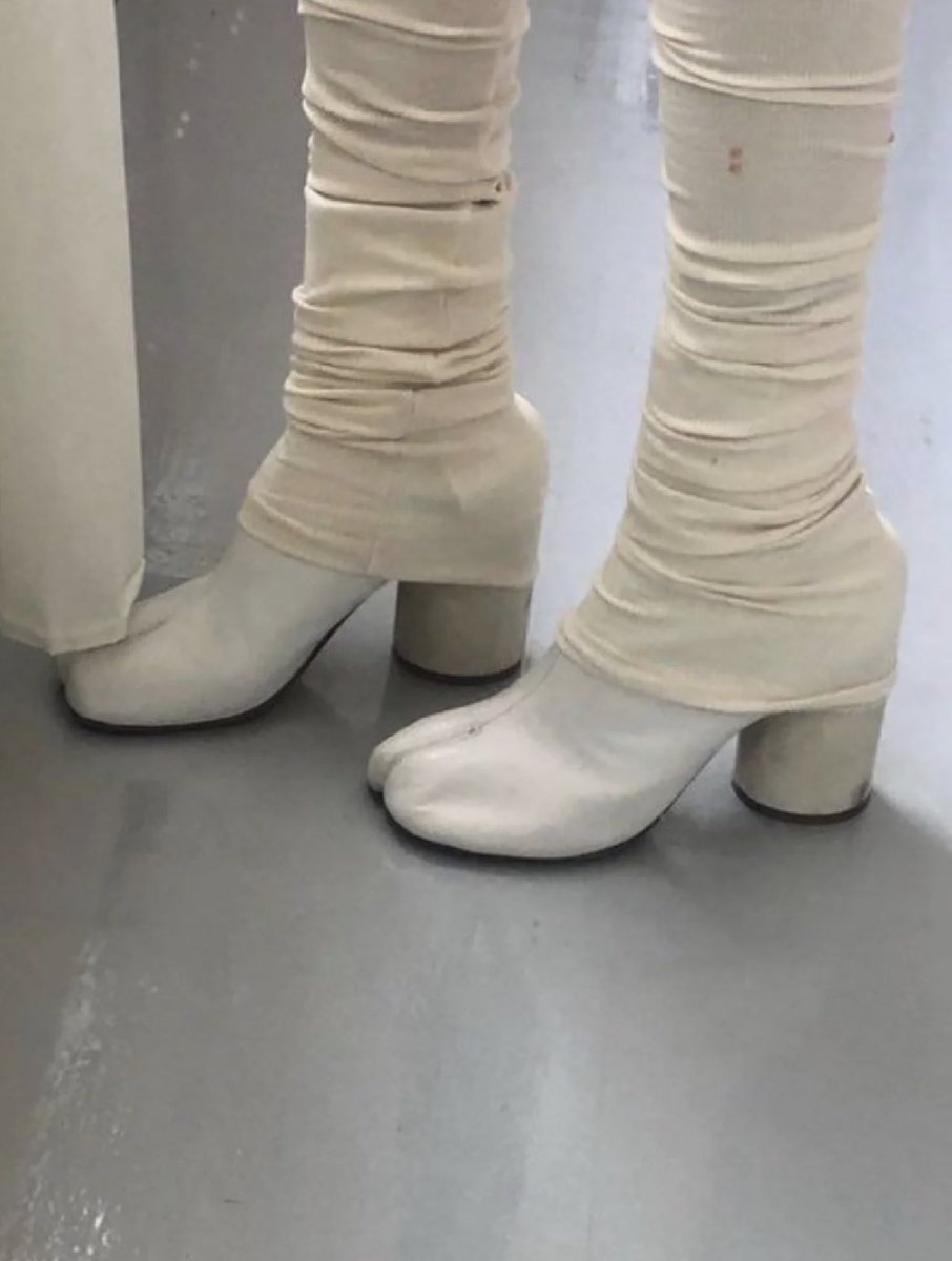 slutysl's tweet photo. Deconstructed https://t.co/K5a2BGZjcI
