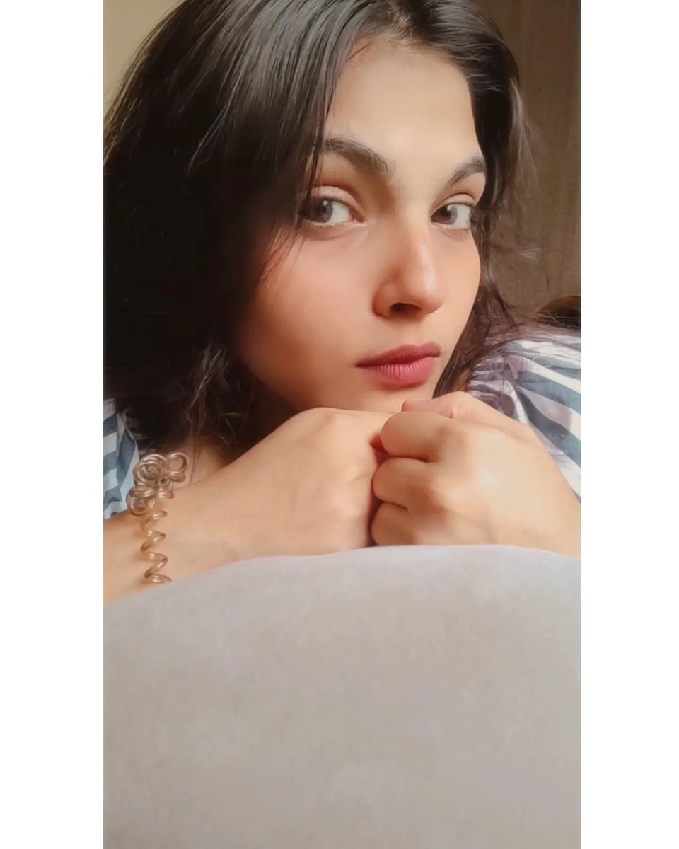 kritii_kaa's tweet photo. Just felt like making faces. 🙆🏻♀️
•
•
#swipe #mood #afterlong #just. https://t.co/KMczHbChHi