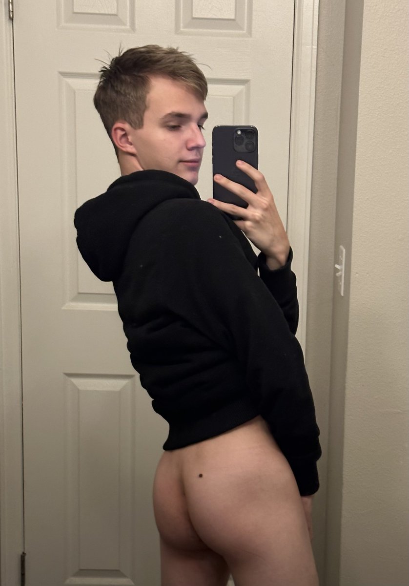 BillyQuinnXXX's tweet photo. Now that you’ve had your dinner, you ready for dessert? https://t.co/ivVrMicBY8